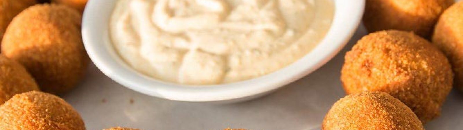 crab cakes platter appetizer